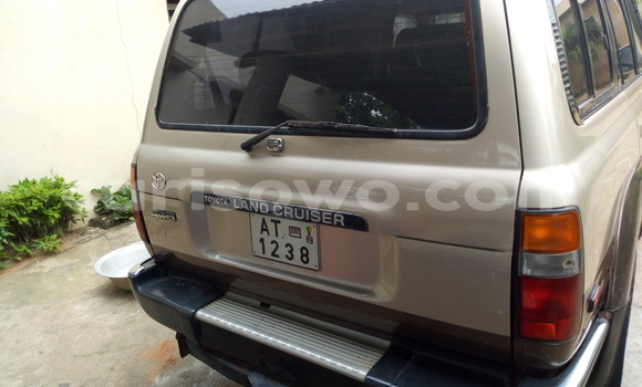 Acheter Occasion Voiture Toyota Land Cruiser Beige à Porto Novo, Benin Acheter Occasion Voiture Toyota Land Cruiser Beige à Porto Novo, Benin