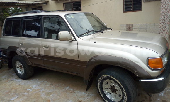 Acheter Occasion Voiture Toyota Land Cruiser Beige à Porto Novo, Benin Acheter Occasion Voiture Toyota Land Cruiser Beige à Porto Novo, Benin