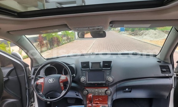 Acheter Occasion Voiture Toyota Highlander Gris à Cotonou, Benin Acheter Occasion Voiture Toyota Highlander Gris à Cotonou, Benin