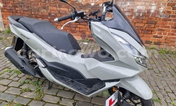 Acheter Occasion Moto Honda PCX Gris à Cotonou, Benin Acheter Occasion Moto Honda PCX Gris à Cotonou, Benin