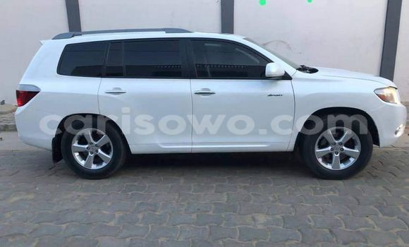 Acheter Occasion Voiture Toyota Highlander Blanc à Cotonou, Benin