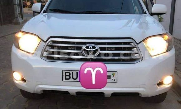 Acheter Occasion Voiture Toyota Highlander Blanc à Cotonou, Benin Acheter Occasion Voiture Toyota Highlander Blanc à Cotonou, Benin