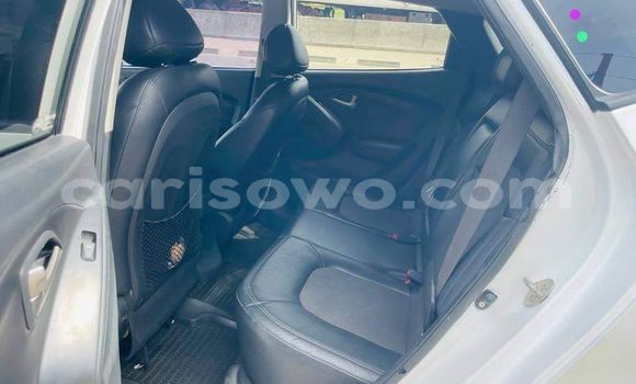 Acheter Occasion Voiture Hyundai Tucson Blanc à Cotonou, Benin Acheter Occasion Voiture Hyundai Tucson Blanc à Cotonou, Benin