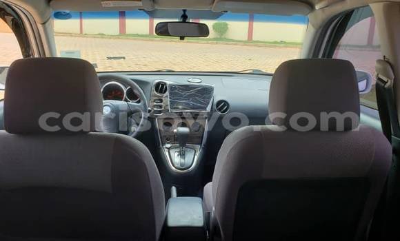 Sayi Na hannu Toyota Matrix White Mota in Cotonou a Benin