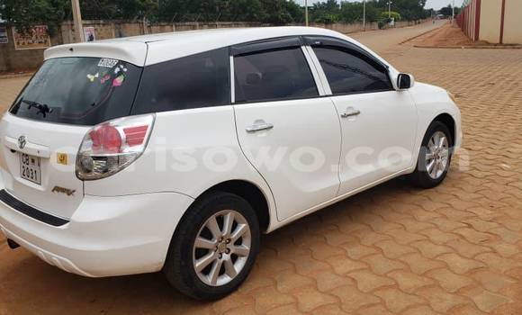 Acheter Occasion Voiture Toyota Matrix Blanc à Cotonou, Benin Acheter Occasion Voiture Toyota Matrix Blanc à Cotonou, Benin