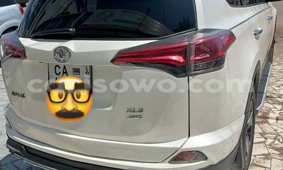 Acheter Occasion Voiture Toyota RAV4 Blanc à Cotonou, Benin Acheter Occasion Voiture Toyota RAV4 Blanc à Cotonou, Benin