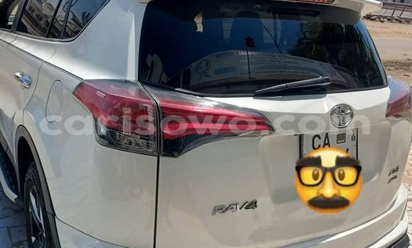 Acheter Occasion Voiture Toyota RAV4 Blanc à Cotonou, Benin Acheter Occasion Voiture Toyota RAV4 Blanc à Cotonou, Benin