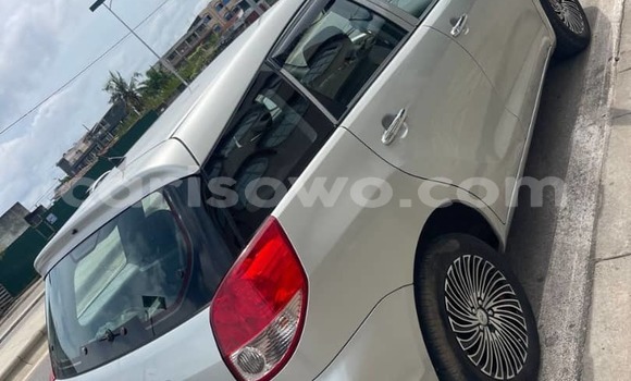 Ra Àlòkù Toyota Matrix Silver Ọkọ̀ in Cotonou ni Benin