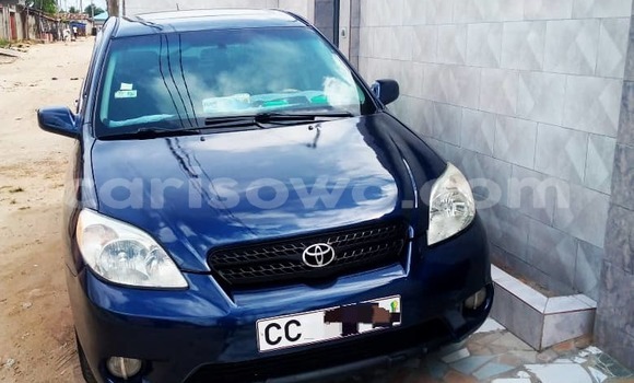 Ra Àlòkù Toyota Matrix Blue Ọkọ̀ in Cotonou ni Benin