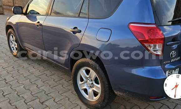 Sayi Na hannu Toyota RAV4 Blue Mota in Cotonou a Benin Sayi Na hannu Toyota RAV4 Blue Mota in Cotonou a Benin