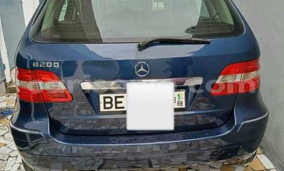 Ra Àlòkù Mercedes-Benz E-Classe Blue Ọkọ̀ in Cotonou ni Benin Ra Àlòkù Mercedes-Benz E-Classe Blue Ọkọ̀ in Cotonou ni Benin