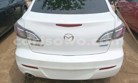 Sayi Na hannu Mazda 3 White Mota in Cotonou a Benin Sayi Na hannu Mazda 3 White Mota in Cotonou a Benin