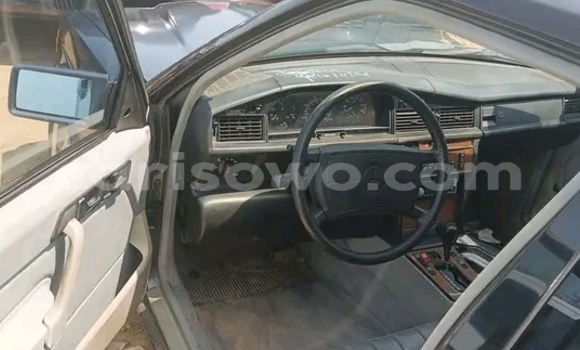 Sayi Na hannu Mercedes-Benz E–Class Black Mota in Cotonou a Benin Sayi Na hannu Mercedes-Benz E–Class Black Mota in Cotonou a Benin