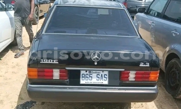 Sayi Na hannu Mercedes-Benz E–Class Black Mota in Cotonou a Benin Sayi Na hannu Mercedes-Benz E–Class Black Mota in Cotonou a Benin