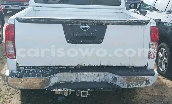 Buy Used Nissan Navara White Car in Cotonou in Benign