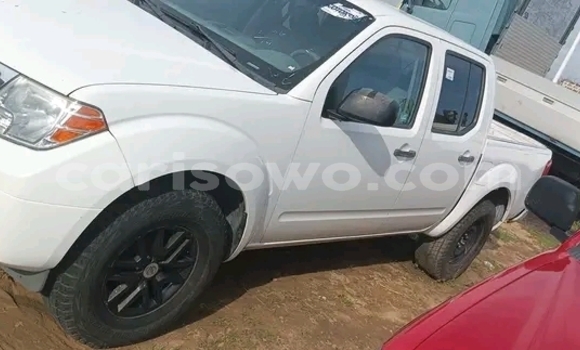 Acheter Occasion Voiture Nissan Navara Blanc à Cotonou, Benin Acheter Occasion Voiture Nissan Navara Blanc à Cotonou, Benin