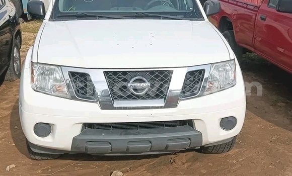 Acheter Occasion Voiture Nissan Navara Blanc à Cotonou, Benin Acheter Occasion Voiture Nissan Navara Blanc à Cotonou, Benin