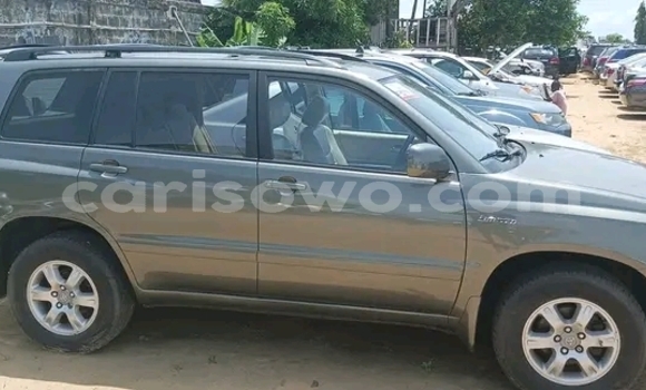 Acheter Occasion Voiture Toyota Highlander Beige à Cotonou, Benin Acheter Occasion Voiture Toyota Highlander Beige à Cotonou, Benin