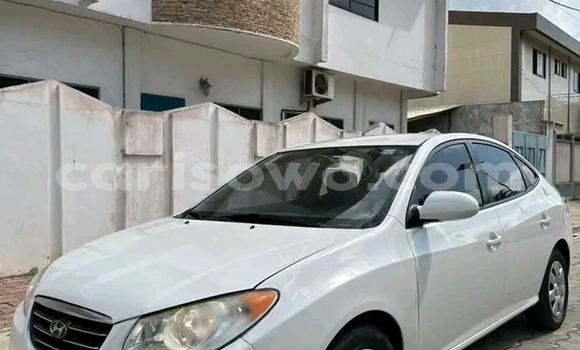 Ra Àlòkù Hyundai Elantra funfun Ọkọ̀ in Cotonou ni Benin