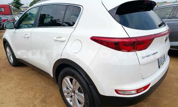 Sayi Na hannu Kia Sportage White Mota in Cotonou a Benin Sayi Na hannu Kia Sportage White Mota in Cotonou a Benin
