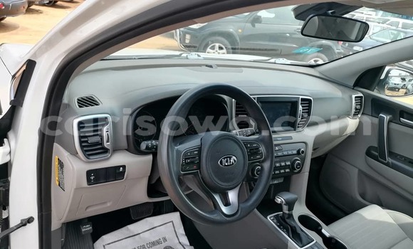 Sayi Na hannu Kia Sportage White Mota in Cotonou a Benin Sayi Na hannu Kia Sportage White Mota in Cotonou a Benin
