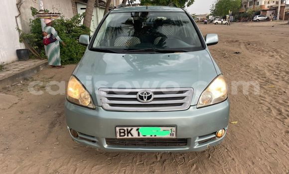 Acheter Occasion Voiture Toyota Avensis Verso Vert à Cotonou, Benin