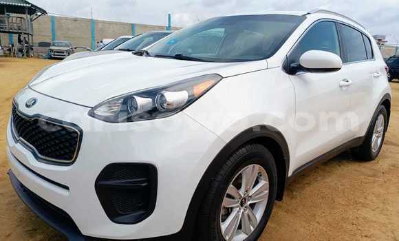 Sayi Na hannu Kia Sportage White Mota in Cotonou a Benin Sayi Na hannu Kia Sportage White Mota in Cotonou a Benin