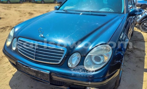 Acheter Occasion Voiture Mercedes-Benz E-Classe Bleu à Cotonou, Benin