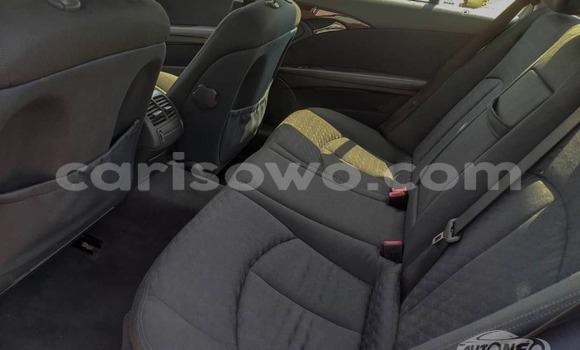 Acheter Occasion Voiture Mercedes-Benz E-Classe Bleu à Cotonou, Benin Acheter Occasion Voiture Mercedes-Benz E-Classe Bleu à Cotonou, Benin