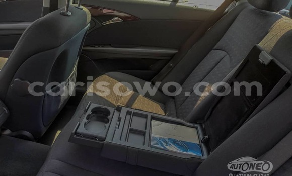 Acheter Occasion Voiture Mercedes-Benz E-Classe Bleu à Cotonou, Benin Acheter Occasion Voiture Mercedes-Benz E-Classe Bleu à Cotonou, Benin