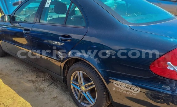 Acheter Occasion Voiture Mercedes-Benz E-Classe Bleu à Cotonou, Benin Acheter Occasion Voiture Mercedes-Benz E-Classe Bleu à Cotonou, Benin