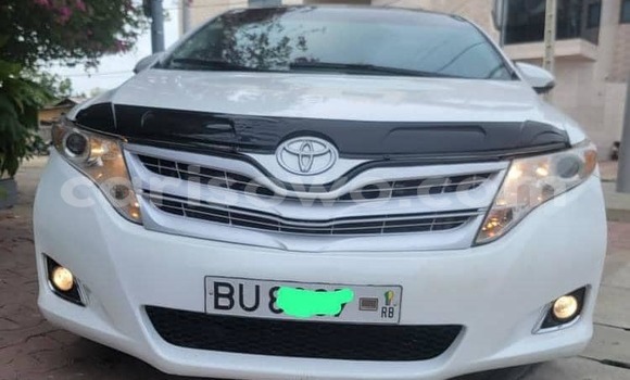 Ra Àlòkù Toyota Venza funfun Ọkọ̀ in Abomey Calavi ni Benin