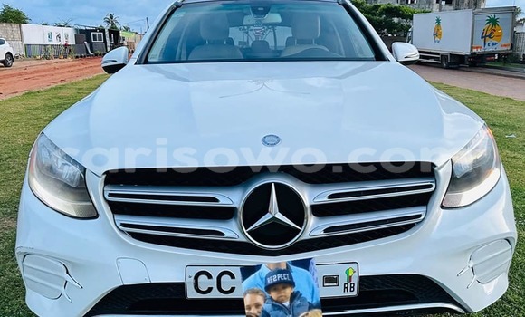 Acheter Occasion Voiture Mercedes-Benz GLC Blanc à Abomey, Benin Acheter Occasion Voiture Mercedes-Benz GLC Blanc à Abomey, Benin