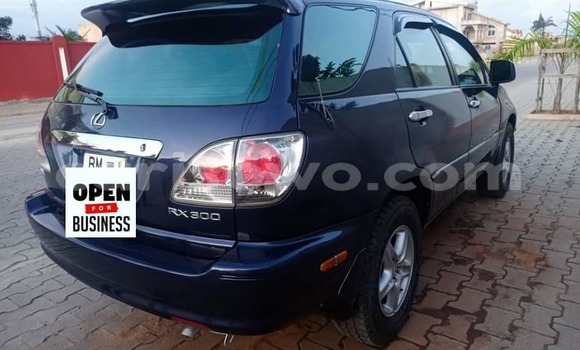 Ra Àlòkù Lexus RX 300 Black Ọkọ̀ in Abomey Calavi ni Benin Ra Àlòkù Lexus RX 300 Black Ọkọ̀ in Abomey Calavi ni Benin