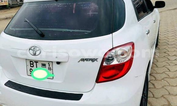 Acheter Occasion Voiture Toyota Matrix Blanc à Abomey Calavi, Benin Acheter Occasion Voiture Toyota Matrix Blanc à Abomey Calavi, Benin