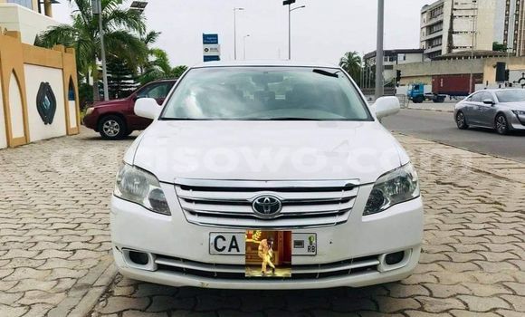 Acheter Occasion Voiture Toyota Avalon Blanc à Abomey Calavi, Benin