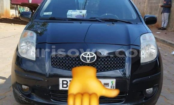 Ra Àlòkù Toyota Yaris Black Ọkọ̀ in Cotonou ni Benin