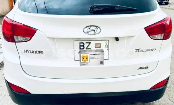 Acheter Occasion Voiture Hyundai Tucson Blanc à Cotonou, Benin Acheter Occasion Voiture Hyundai Tucson Blanc à Cotonou, Benin