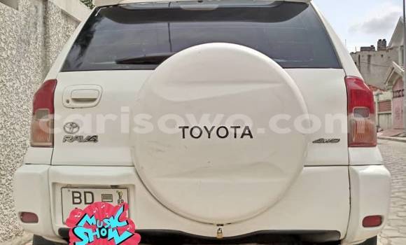 Acheter Occasion Voiture Toyota RAV4 Blanc à Cotonou, Benin Acheter Occasion Voiture Toyota RAV4 Blanc à Cotonou, Benin