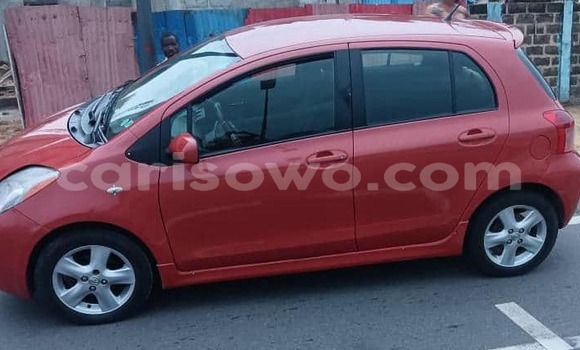 Sayi Na hannu Toyota Yaris Red Mota in Cotonou a Benin Sayi Na hannu Toyota Yaris Red Mota in Cotonou a Benin