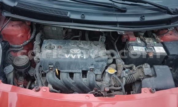 Sayi Na hannu Toyota Yaris Red Mota in Cotonou a Benin Sayi Na hannu Toyota Yaris Red Mota in Cotonou a Benin