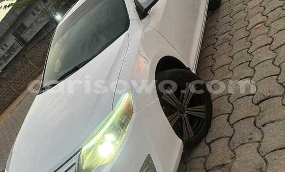 Ra Àlòkù Toyota Camry funfun Ọkọ̀ in Cotonou ni Benin Ra Àlòkù Toyota Camry funfun Ọkọ̀ in Cotonou ni Benin