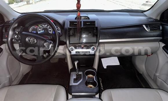 Ra Àlòkù Toyota Camry funfun Ọkọ̀ in Cotonou ni Benin Ra Àlòkù Toyota Camry funfun Ọkọ̀ in Cotonou ni Benin