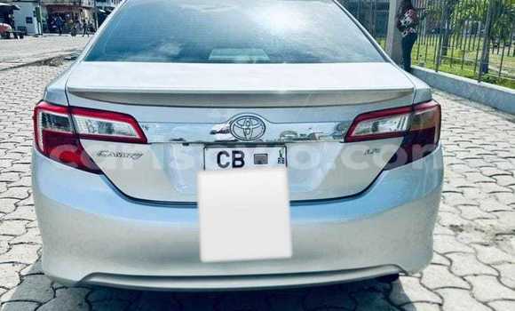 Ra Àlòkù Toyota Camry Silver Ọkọ̀ in Cotonou ni Benin Ra Àlòkù Toyota Camry Silver Ọkọ̀ in Cotonou ni Benin