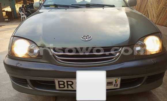 Sayi Na hannu Toyota Avensis Brown Mota in Cotonou a Benin