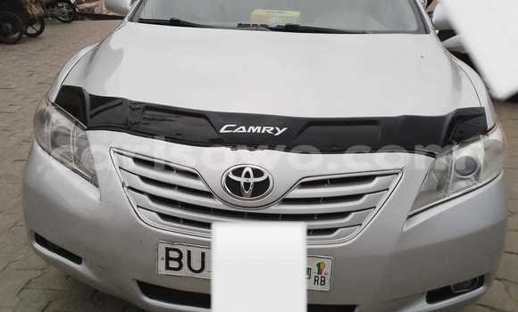 Sayi Na hannu Toyota Camry Azurfa Mota in Cotonou a Benin