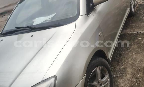 Acheter Occasion Voiture Toyota Avensis Gris à Cotonou, Benin Acheter Occasion Voiture Toyota Avensis Gris à Cotonou, Benin