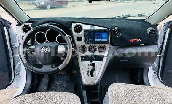 Ra Àlòkù Toyota Matrix funfun Ọkọ̀ in Cotonou ni Benin Ra Àlòkù Toyota Matrix funfun Ọkọ̀ in Cotonou ni Benin