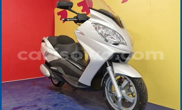 Acheter Occasion Moto Peugeot Satelis Blanc à Cotonou, Benin Acheter Occasion Moto Peugeot Satelis Blanc à Cotonou, Benin