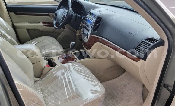 Acheter Occasion Voiture Hyundai Santa Fe Gris à Cotonou, Benin Acheter Occasion Voiture Hyundai Santa Fe Gris à Cotonou, Benin
